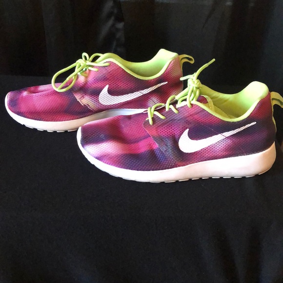 Nike Roshe Run Print Shoe - Picture 1 of 3